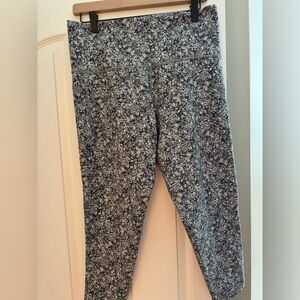 Athleta high waist elation tight 7/8 black and white size 1X